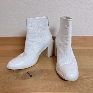 Marsèll white patent leather Tapiro ankle boots. Size 40.